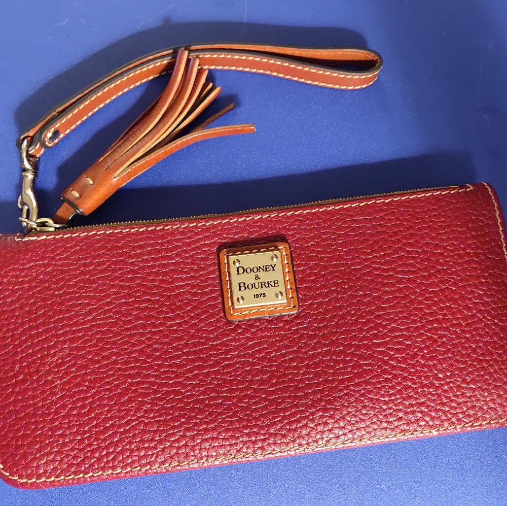 Dooney & Bourke Tatum Peddle Grain Wristlet